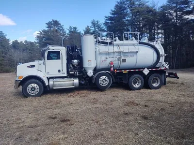 2015 Presvac Systems PowerVac 1800 Code & Non-code Liquid Vacuum Tankers | American Contractors Equipment Supply (1)