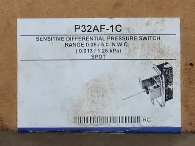 NEW JOHNSON CONTROLS P32AF-1C