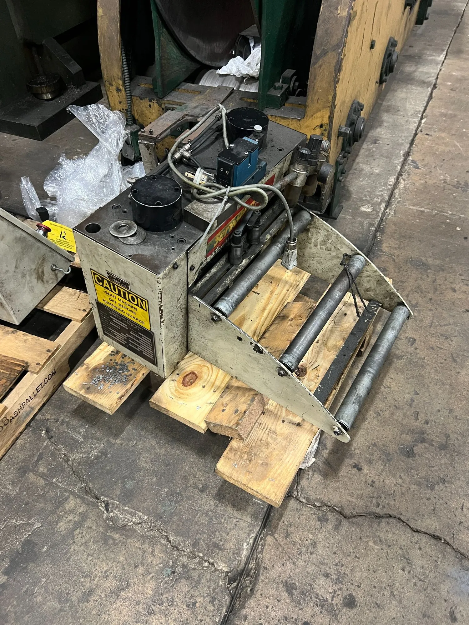 Used CWP SM IV 12 Servo Feeders Michigan US | Universal Press & Machinery (UPM) #1277040