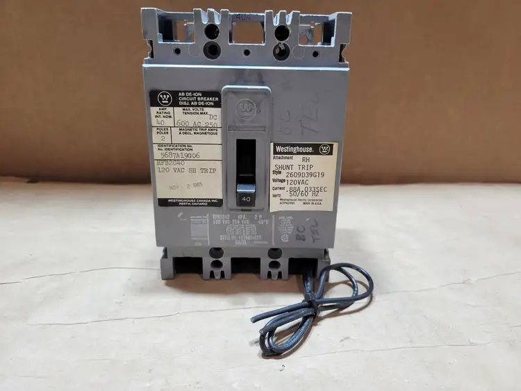 Used WESTINGHOUSE HFB2040 Switchgears British Columbia CA | Lenmark #835655