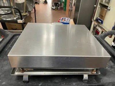 Used Toledo Used Mettler Toledo 8270 Commercial Counter Weighing Scale - 50lbs Food Scales Illinois US | Falcon Restaurant Supply #1376103