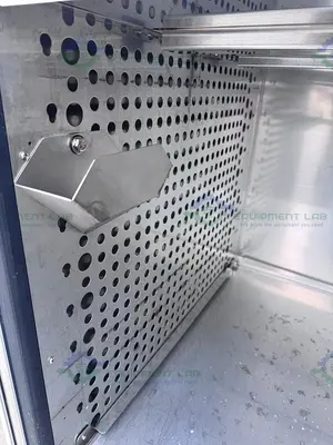 USED THERMO SCIENTIFIC 3950  CO2 INCUBATOR TEMP RANGE  29 CUFT, 60C°, 120V