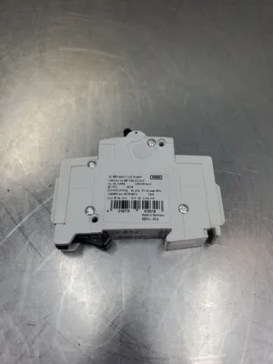 ABB S 201 U K 5A CIRCUIT BREAKER, 1 POLE, 240V, 50/60HZ. 4E-34