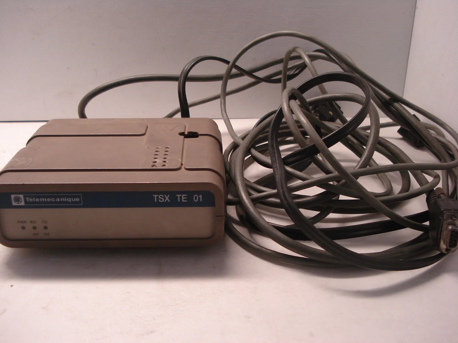 USED TELEMECANIQUE TSXTE01 INTERFACE RS-232 CONV JUNCTION WITH CABLES