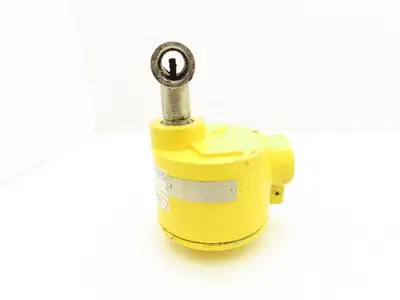 FCI Fluid Components FLT93L-1B1A1AC1BB0000 Flow Switch 115/220VAC 6A 1"NPT