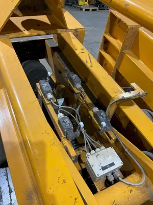 (4) 20 TON (160,000 LBS TOTAL) RAILWAY / NEUERO HEAVY DUTY MOBILE VERTICAL LIFT JACKS: YOBRO #23870