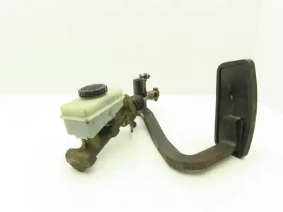 Yale Forklift Brake Pedal Master Cylinder Assembly Off ERC060GHN36TE084