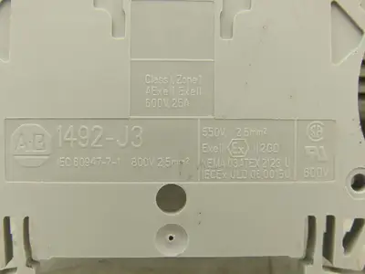 Allen Bradley 1492-J3 Terminal Block & 1492-J6 With 1 DIN Rail 800V Lot of 108