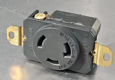 Pass & Seymour L530-R Turnlok Receptacle 30 Amp 125V 2P 3W loc4C17