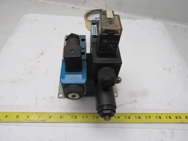 Rexroth 4WE6D60 4/2 Single Solenoid Regulated Valve Bank Manifold 110V Coil