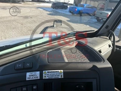 Used 2023 VOLVO VNR42T300 Conventional trucks Illinois US | T&S Trailer Pool #1509492
