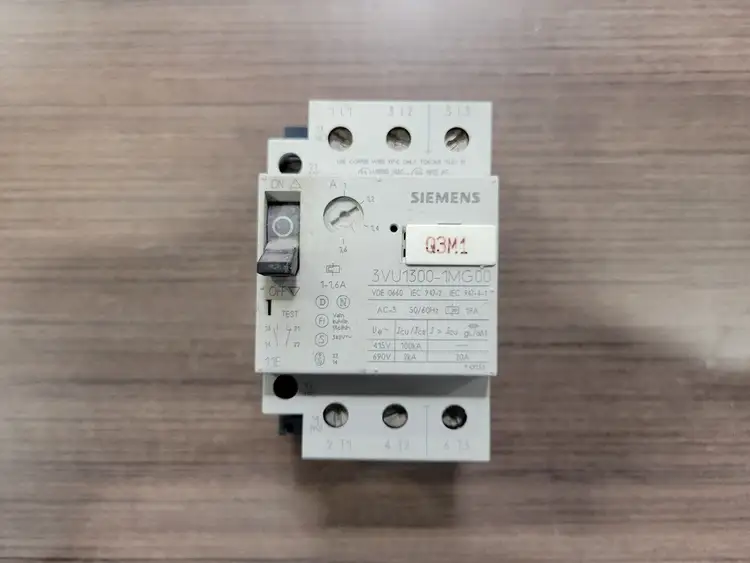 Used SIEMENS 3VU1300-1MG00 Switchgears British Columbia CA | Lenmark #242759