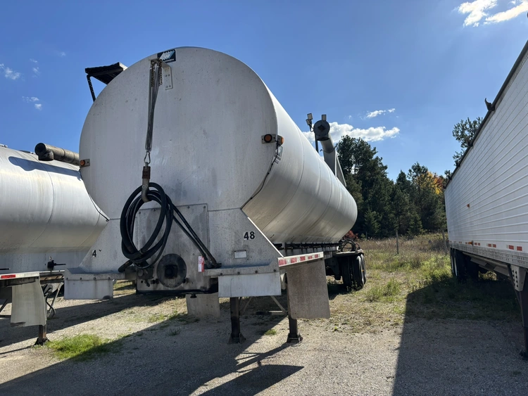 Used 2012 WARREN BULK FEED TRAILER Tanker Trailers Michigan US | Miedema Asset Management Group #1709523