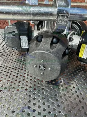 USED 5 ITT PURE FLO ADVANTAGE STAINLESS STEEL DIAPHRAGM VALVE W/ 1" SANITARY FITTING
