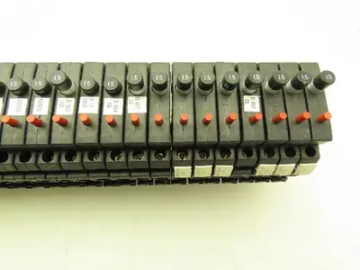 Allen Bradley 1492-GH015 Din Rail 1.5A Circuit Breaker Ser B 250V Lot of 57