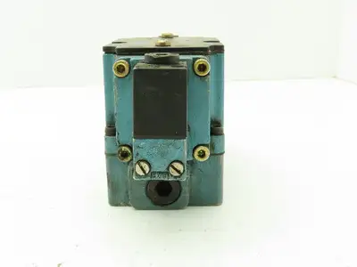 MAC 6521B-211-PM-111DA Pneumatic Double Solenoid Valve 4/2-Pos 120V w/Sub-Base