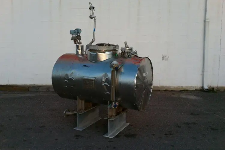 Used DYNAMIC WELDING 200 GALLON Stainless Steel Tanks New Jersey US | Perry Equipment #145403