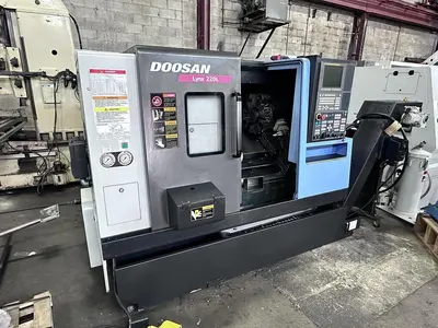 2015 DOOSAN LYNX 220LC CNC Lathes | Toolquip, Inc. (5)