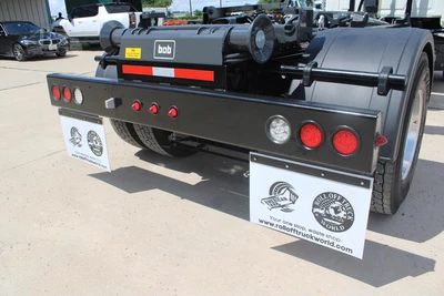 New | in-Stock 2025 MACK MD6 Hooklifts & Roll-Offs Texas US | Roll Off Truck World #1491879