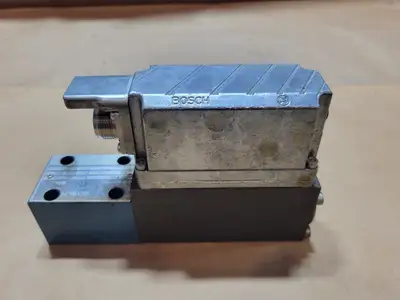 Used BOSCH 0811402073 Parts (Hydraulics and Pneumatics) British Columbia CA | Lenmark #1440823