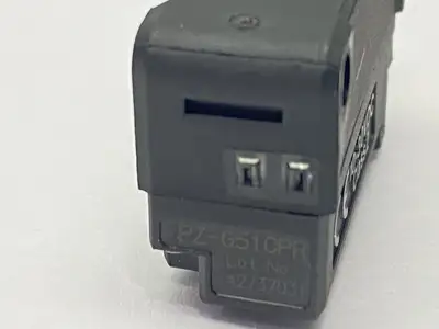 PZ-G51CPR | Keyence  Photoelectric Sensor Square Transmissive Receiver M8 4-Pin - Used