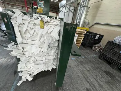 Used KMF CLOSED DOOR BALER Balers Pennsylvania US | Global Equipment International, LLC #186372