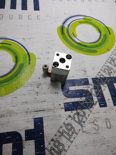 Used SMC CQ2A12-10S Cylinders | SMT Resource #488256