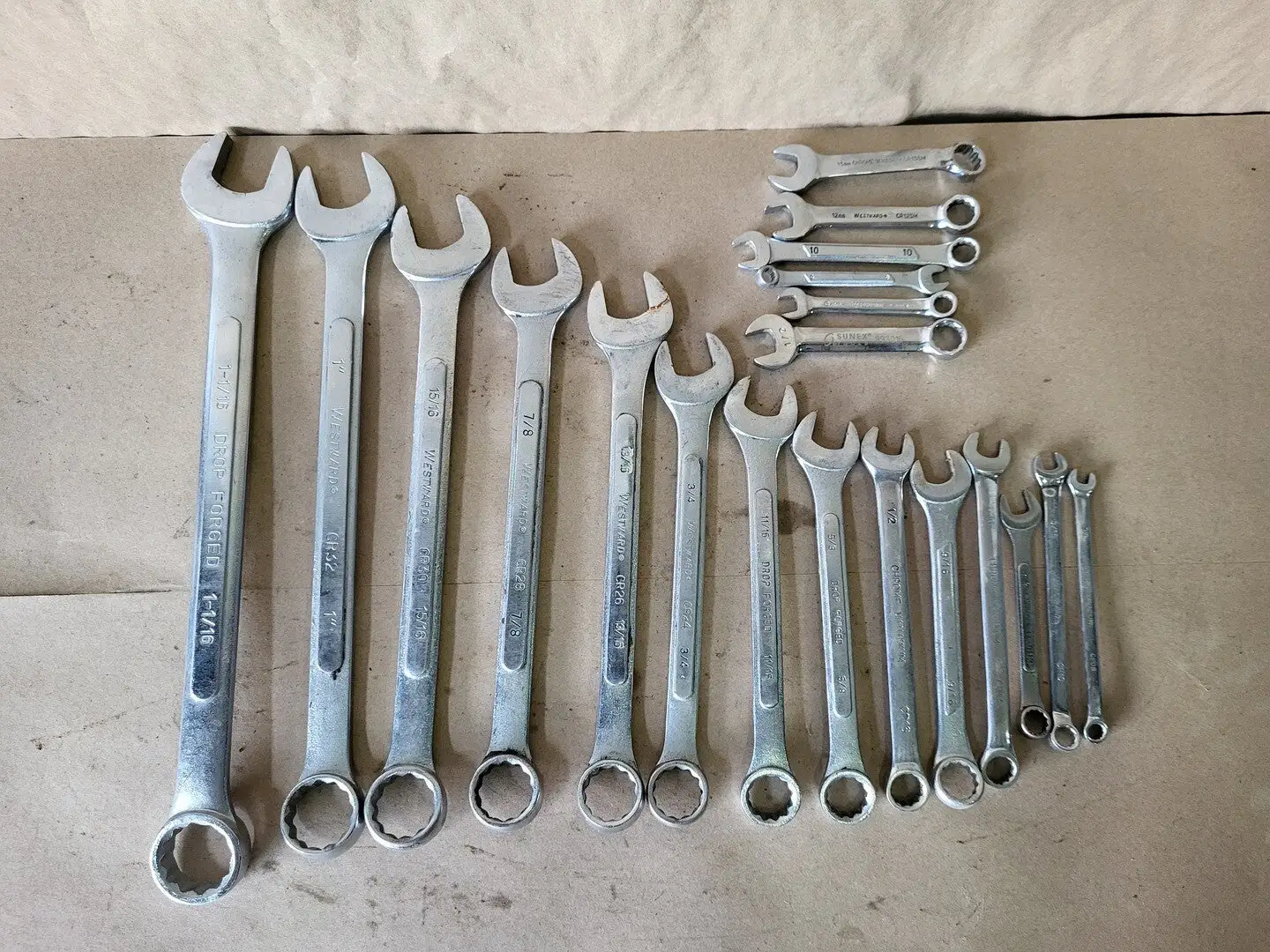 1/4" - 1-1/16" and 8mm - 13mm Combination Wrench Set (20pcs)