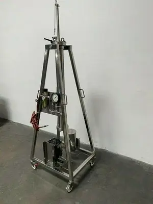 USED DDN PROCESS HPLC PREPARATIVE COLUMN 140 BAR W/ PUMP & GAUGE @ 2000 PSI
