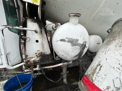 Used 2019 INDIANA PHOENIX CONCRETE MIXER Concrete Mixer Trucks Florida US | Big D Heavy Equipment #1556990