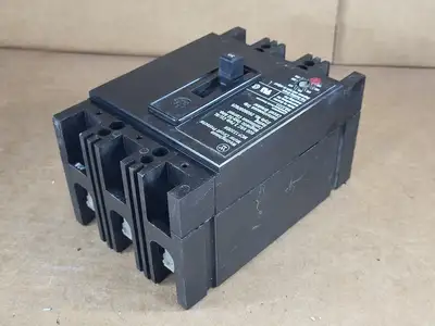 USED CUTLER-HAMMER MCP13300R