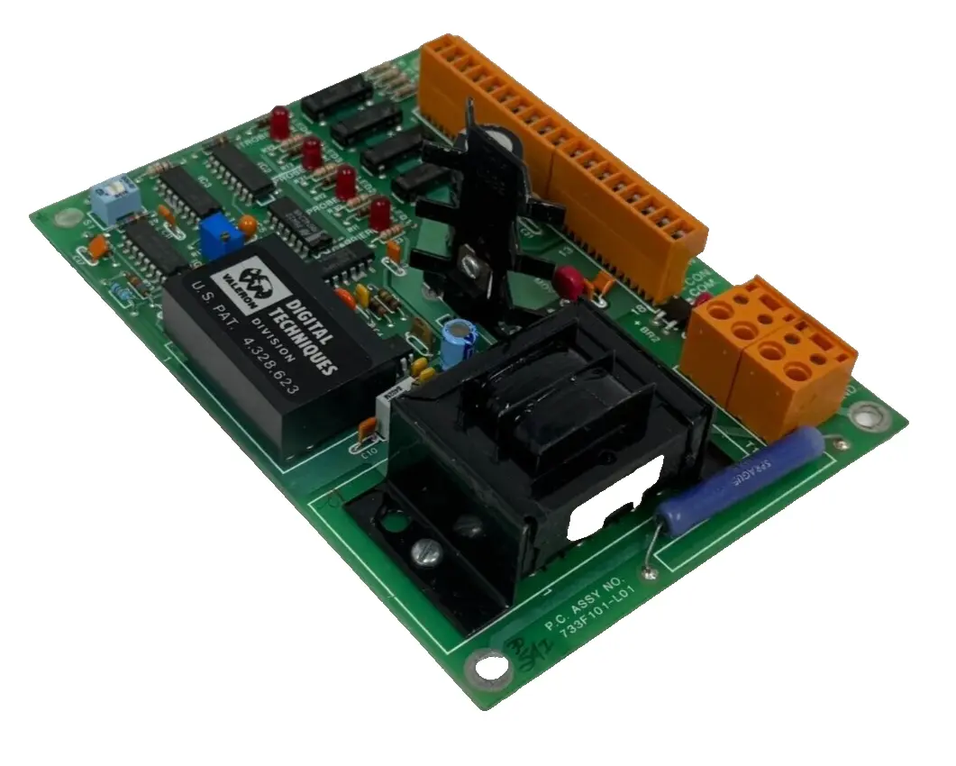 USED MONARCH COURTLAND 733F101-L01 CONTROL BOARD