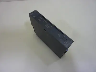 NEW SIEMENS 6ES7 132-4BD30-0AB0