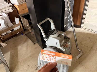 Used CARPET STEAMER AND DIRT DEVIL (BOTH WORK) _UNKNOWN_ Vacuum Cleaners Michigan US | Miedema Asset Management Group #1304378
