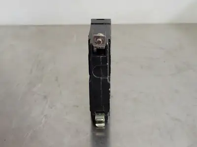 USED SQUARE D QOB120
