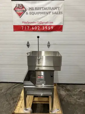 Blodgett BTT-12E 12 Gallon Electric Tilting Skillet/Braising Pan with Stand NEW