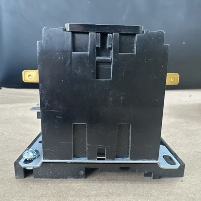 NEW Square D 8910DPA33V09Y125Y135Y234Y239