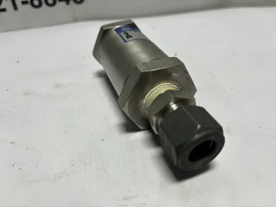 USED CIRCLE SEAL CONTROL – A REPUTABLE MANUFACTURER KNOWN FOR QUALITY VALVES. 220T-4PP – SPECIFIC MODEL DESIGNATION FOR EASY IDENTIFICATION.