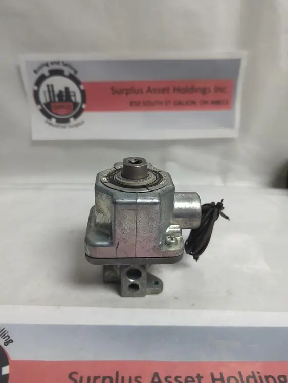 Used SKINNER A3DB2127 Solenoid Valves Ohio US | Surplus Asset Holdings #1240408