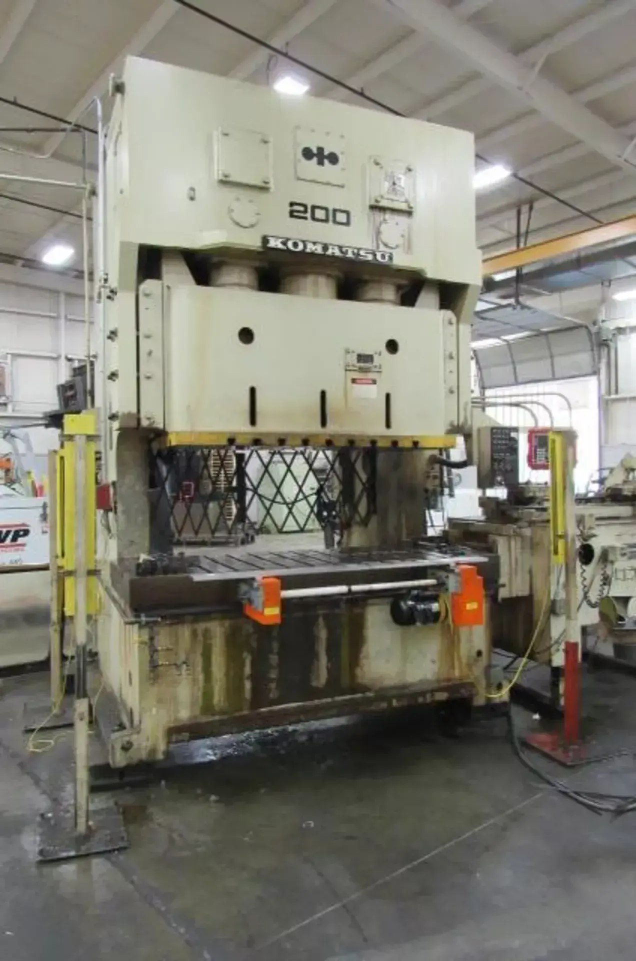 USED KOMATSU 220 TON 2 POINT GAP FRAME PRESS