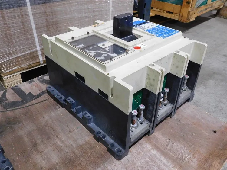 Used CUTLER HAMMER RES2000LS Circuit Breakers Wisconsin US | Green Industrial #674677