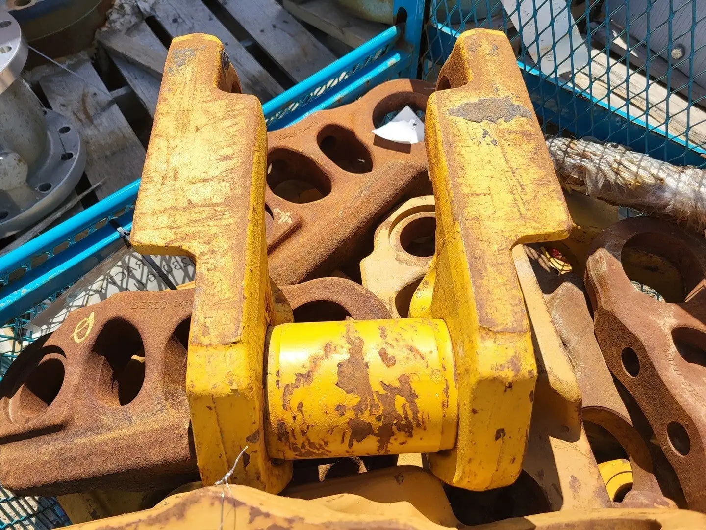 USED CATERPILLAR 6T-8049