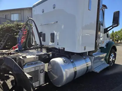 USED 2015 PETERBILT 579