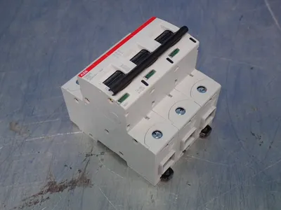 New | in-Stock ABB 2CCS863001R0537 Circuit Breakers Ohio US | HGR 24 #1186292