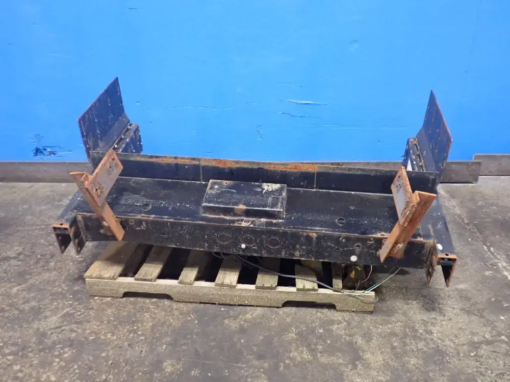 USED TOMMY GATE CO. 1500 LBS