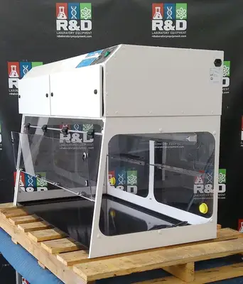 Used _UNKNOWN_ _UNKNOWN_ Laminar Flow Hoods California US | R&D Laboratory Equipment #1232158