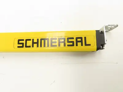 Schmersal SLC440COM-ER-0890-14 Safety Light Curtain Transmitter Only
