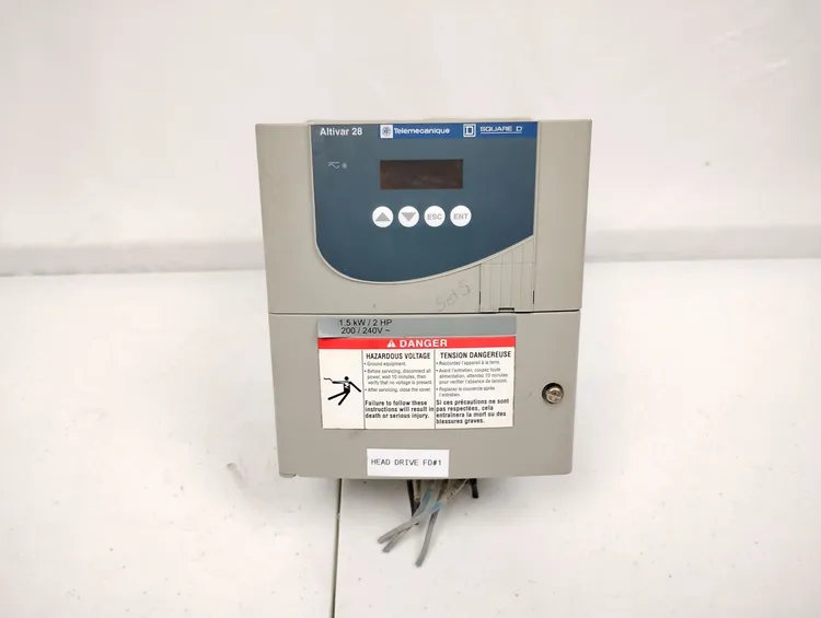 Used TELEMECANIQUE ATV28HU29M2 Variable Speed Drives US | Sporadic Surplus LLC #1057945