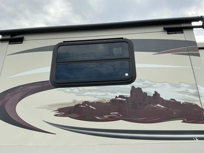 Used 2012 CROSSROADS RUSHMORE 34SB Campers, Caravans, Motorhomes Michigan US | Miedema Asset Management Group #1406929