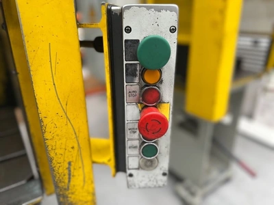 Used 2002 HARE 25HP Hydraulic Presses GB | Charter Auctions #1398553